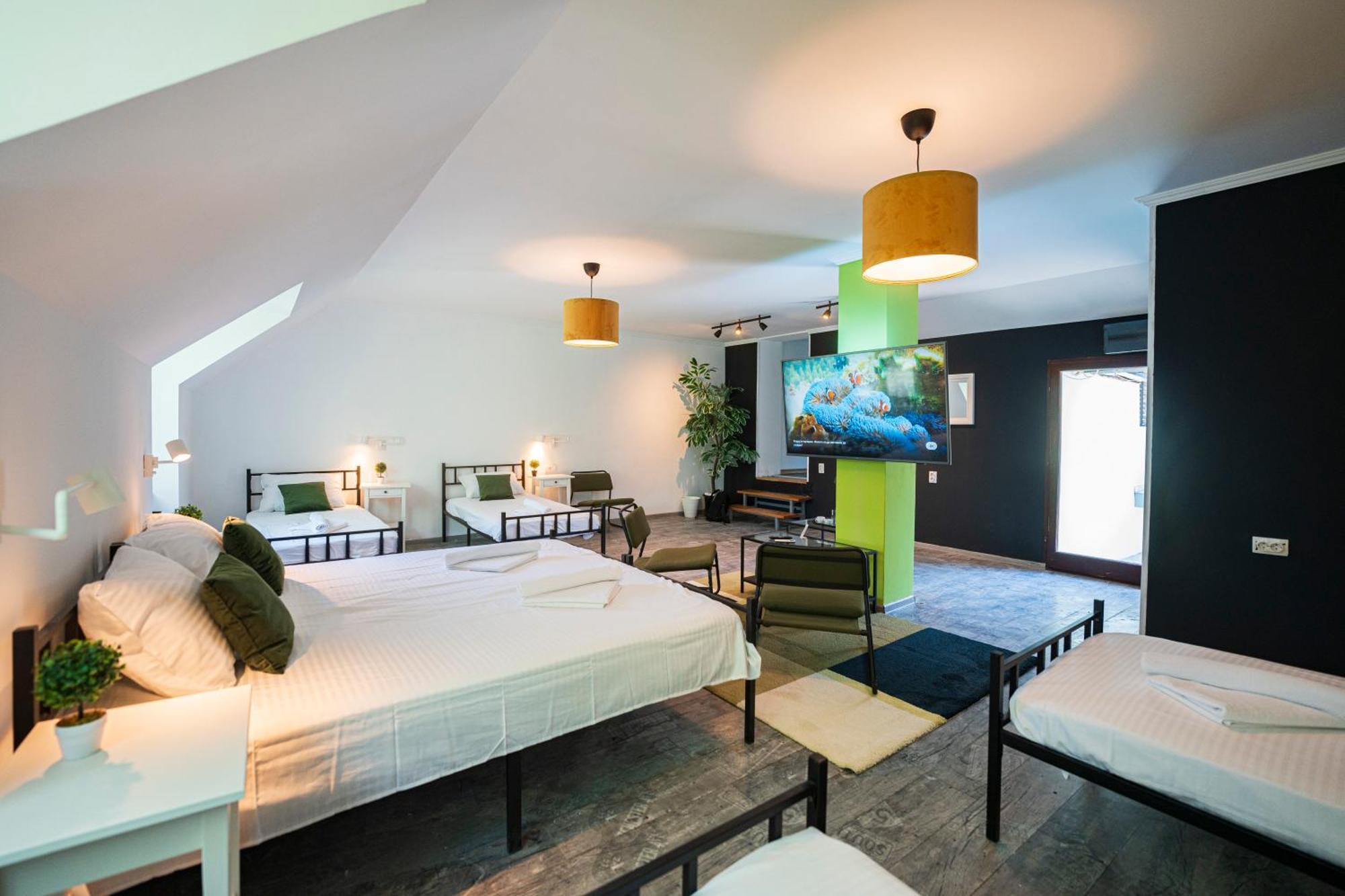 Cozy Nook B&B - Free Private Parking Нови-Сад Экстерьер фото