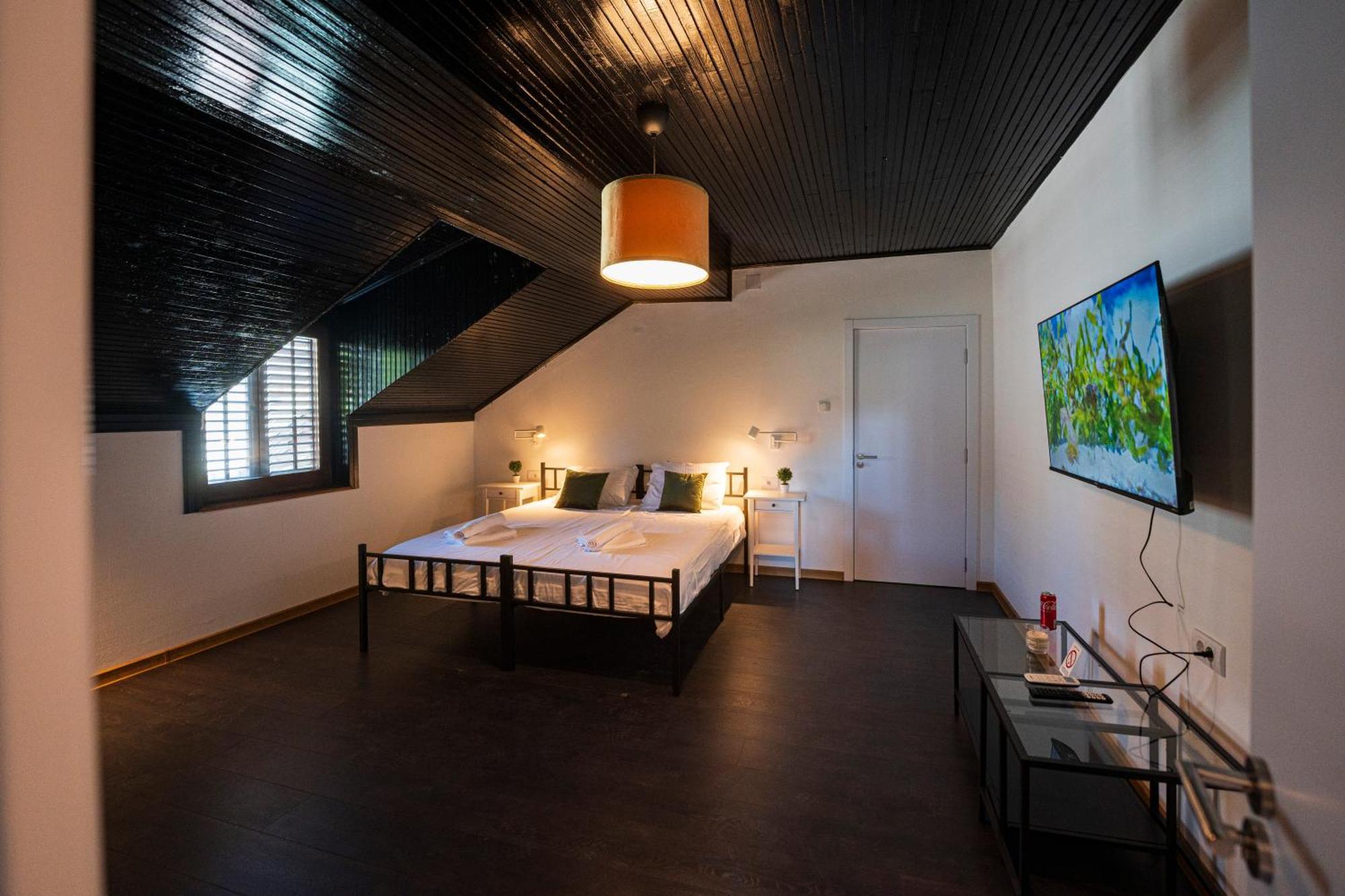 Cozy Nook B&B - Free Private Parking Нови-Сад Экстерьер фото
